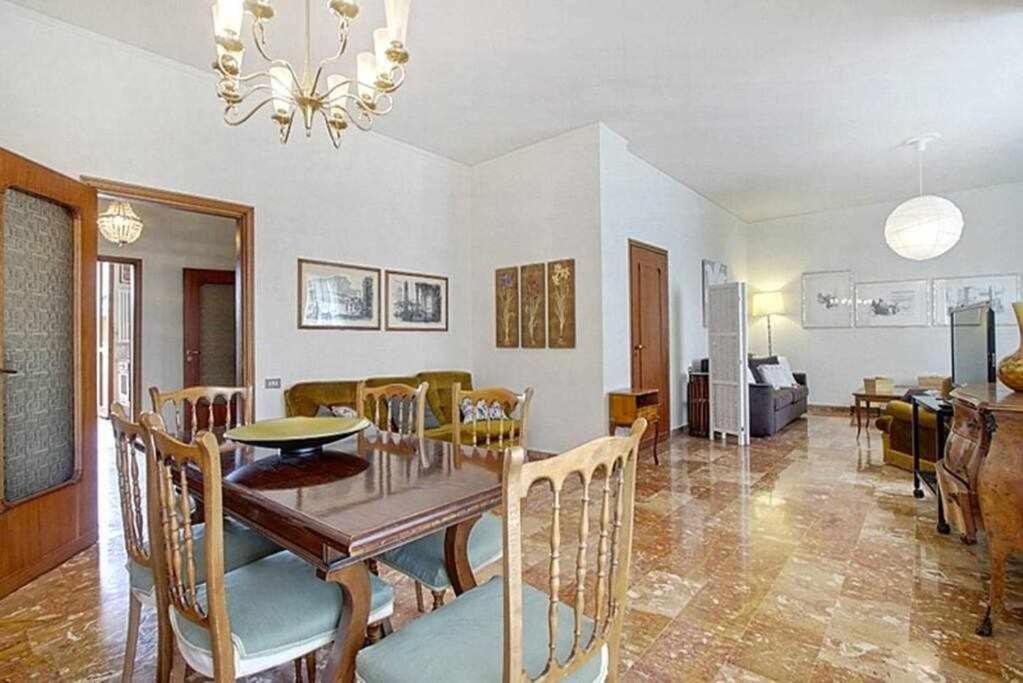 Frati Bigi With Two Bedrooms And Parking 피렌체 외부 사진