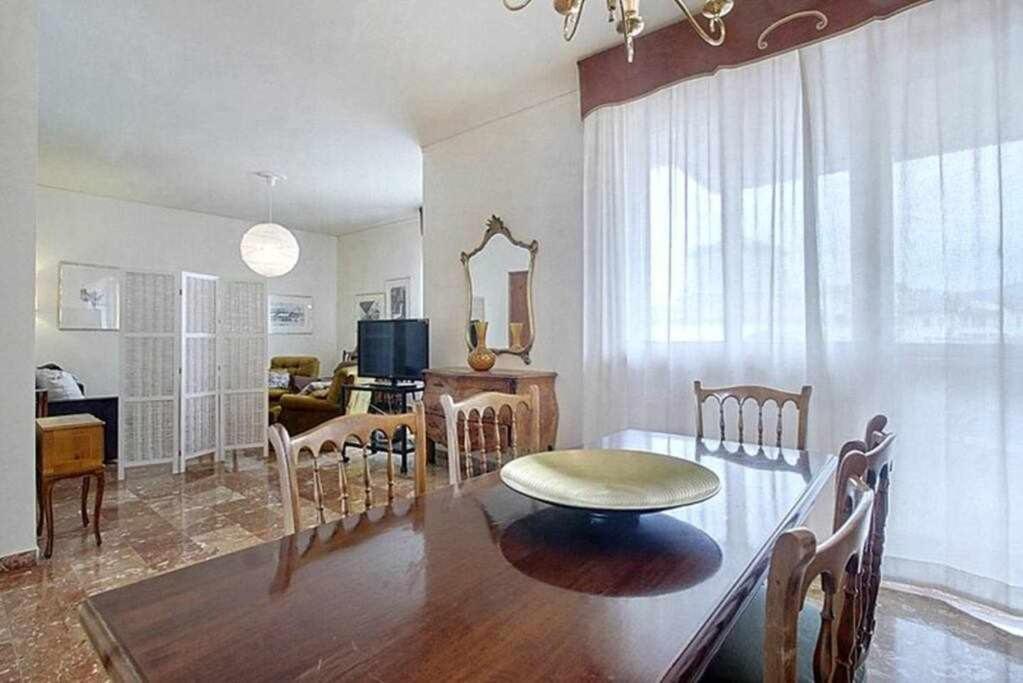 Frati Bigi With Two Bedrooms And Parking 피렌체 외부 사진