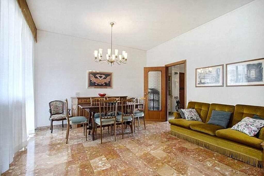 Frati Bigi With Two Bedrooms And Parking 피렌체 외부 사진