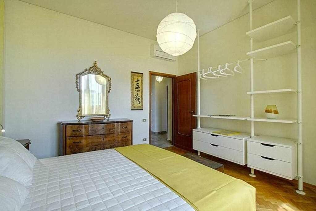 Frati Bigi With Two Bedrooms And Parking 피렌체 외부 사진